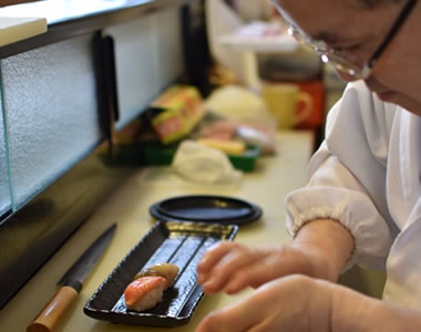 寿司を握り大将
